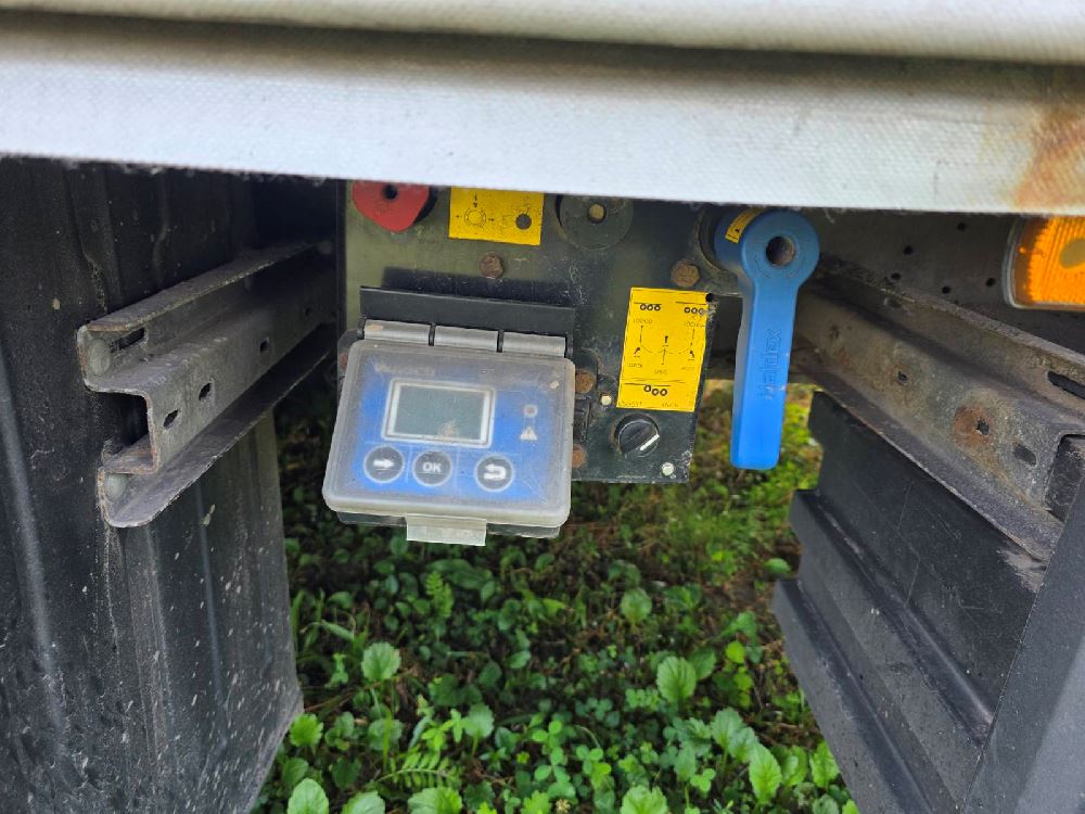 SCHMITZ CARGOBULL SCS24/L 2014